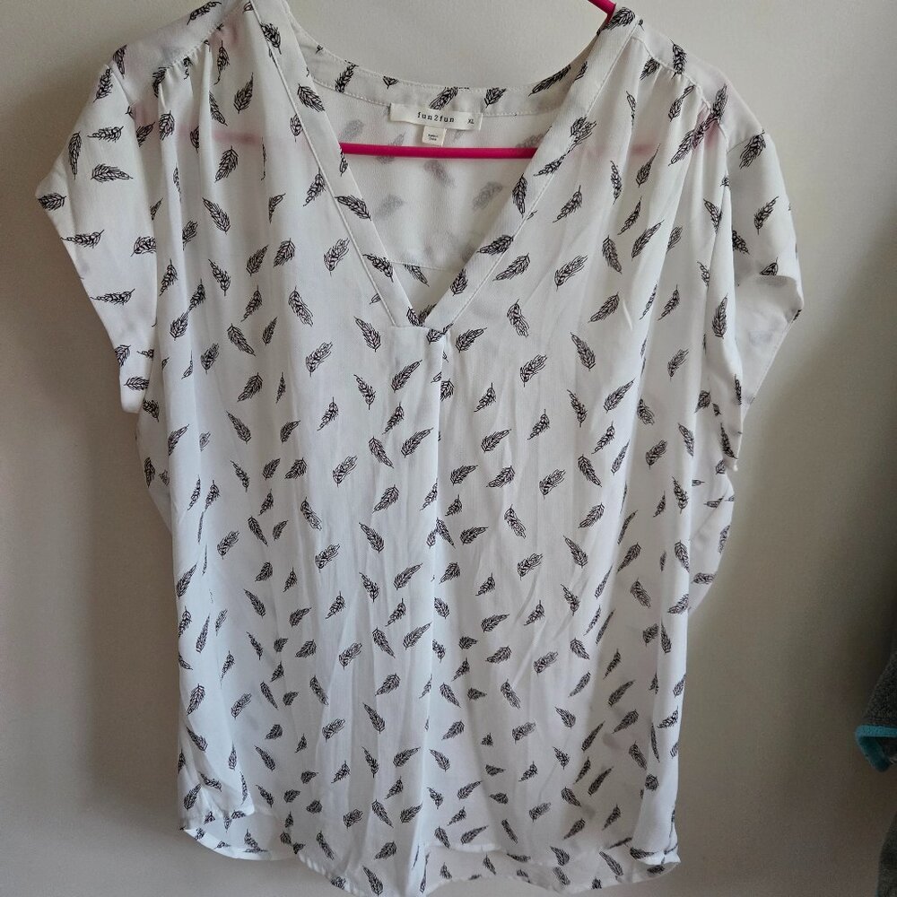 White sheer shirt with feather/wheat detail - fun2fun from Stitch Fix, Size XL